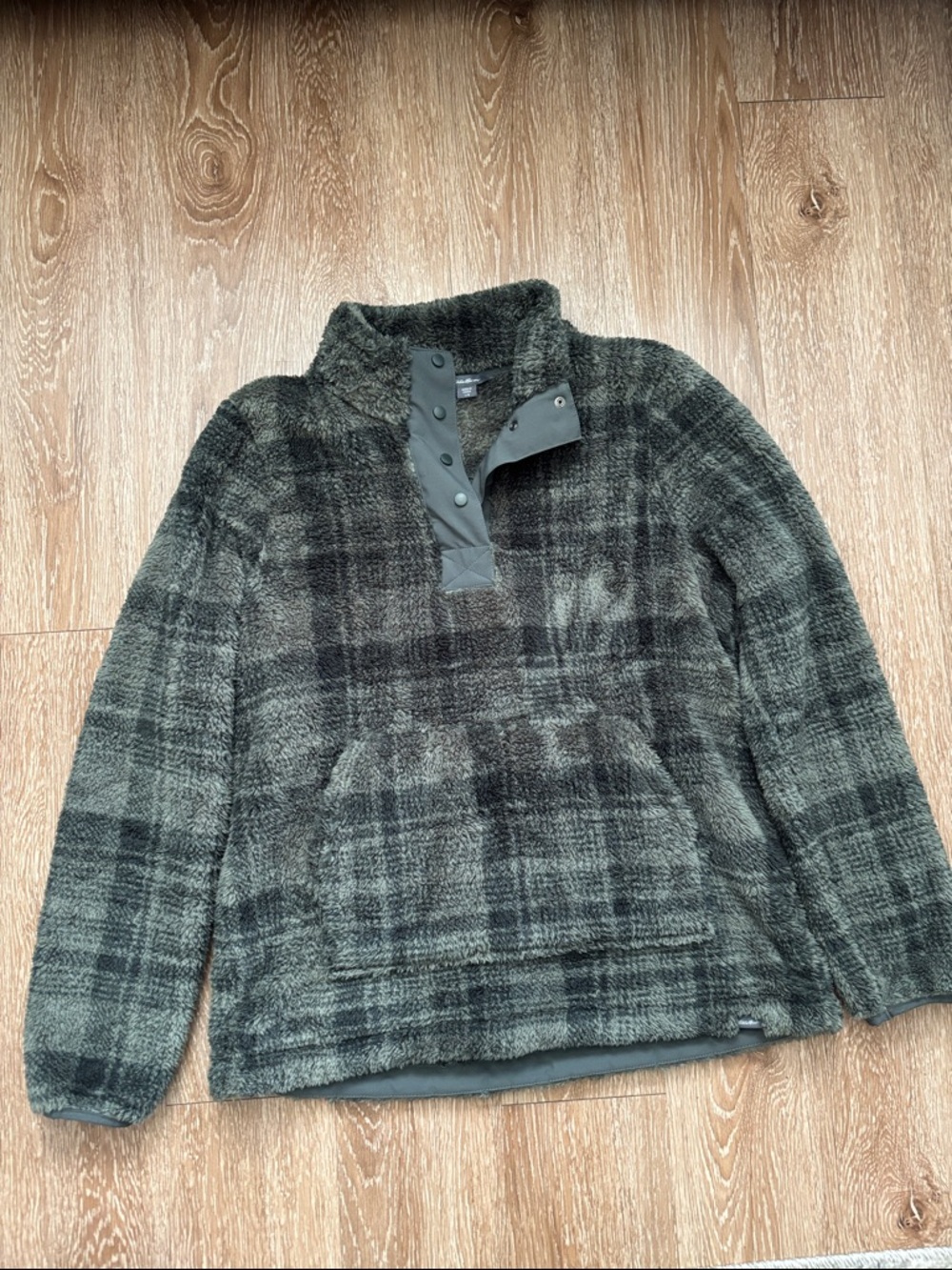 Eddie Bauer green plaid plush fleece pullover, snap neck, size large